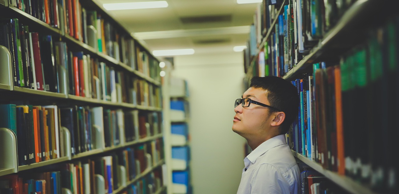 深化辅导员毕业教育，助力学生顺利启航